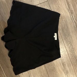 Medium Black floral ended shorts